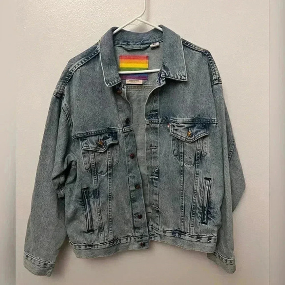 LEVI'S® PRIDE LIBERATION
TRUCKER JEAN JACKET - Picture 2 of 8